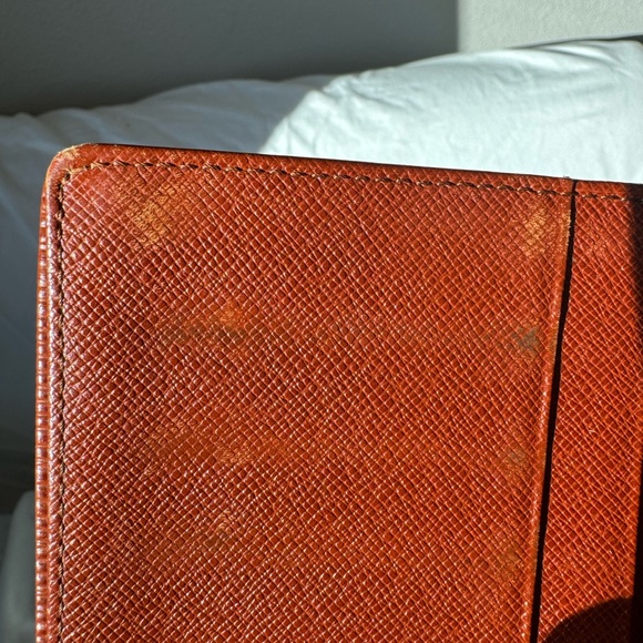 Authentic Louis Vuitton Epi Checkbook Bifold - Picture 7 of 9